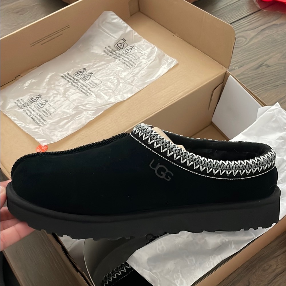 UGG Women’s Black Tasman Slipper Size 10 BRAND NEW NEVER USED